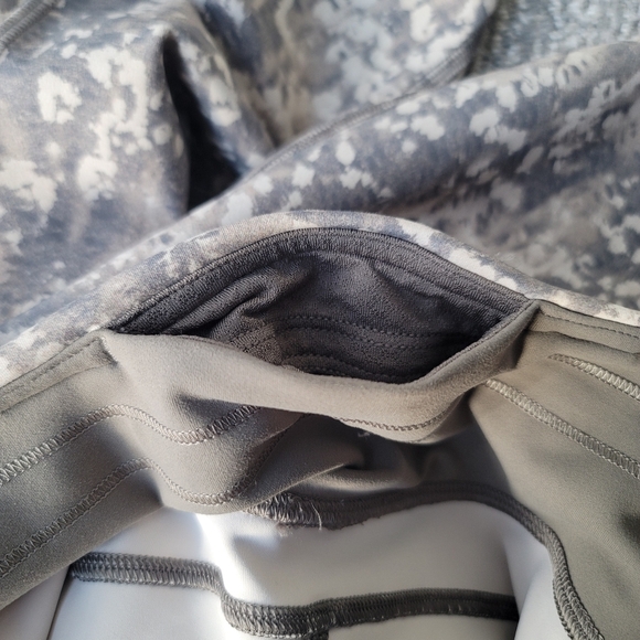 Lululemon Invigorate High Rise Tight Legging 25" Size 10 In Gritstone White Opal - Picture 8 of 14